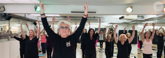Véronique de Villèle, en pleine forme à 78 ans : l’ancienne présentatrice de "Gym Tonic" prodigue ses conseils aux seniors pour les aider à garder la forme.