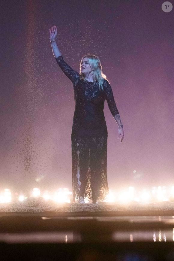 Louane lors de la finale de l'Eurovision à Bâle, en Suisse, le 17 mai 2025.

Photo : Baden Roth/ZUMA Press Wire/Bestimage
