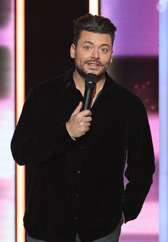 Kev Adams - Les personnalités se mobilisent lors de la 37ème édition du Téléthon sur le plateau de France 2, avec pour parrain Vianney. Le 8 décembre 2023. 
© Coadic Guirec / Bestimage