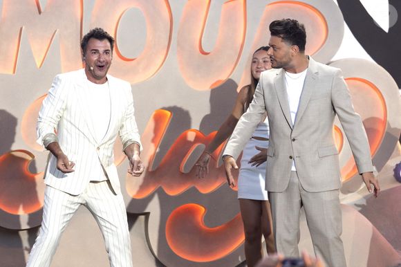 Exclusif - Michael Youn et Kev Adams - Enregistrement de l'émission "L'humour à la plage" pour la 2eme édition du festival de Juan les Pins à la pinède Gould le 27 juin 2025.  © Bruno Bebert / Bestimage