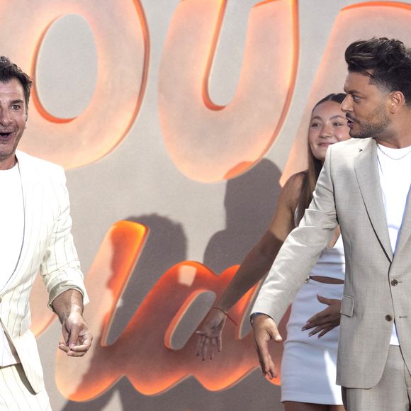 Exclusif - Michael Youn et Kev Adams - Enregistrement de l'émission "L'humour à la plage" pour la 2eme édition du festival de Juan les Pins à la pinède Gould le 27 juin 2025.  © Bruno Bebert / Bestimage