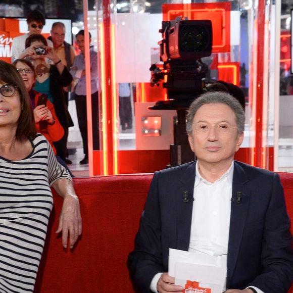 Entre eux, l'alchimie est immédiate et donne naissance à une collaboration qui marquera à jamais le petit écran. 

Françoise Coquet et Michel Drucker - Enregistrement de l'émission "Vivement Dimanche" à Paris le 12 mars 2014. L'émission sera diffusée le 16 mars.