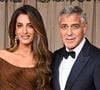 Amal Clooney a ébloui Londres lors de la cérémonie des Albies, organisée avec son mari George Clooney au Musée d’Histoire naturelle.

Amal Clooney et son époux, George Clooney lors de la cérémonie des Albies au Musée d’Histoire naturelle de Londres. Photo par Backgrid UK/ Bestimage