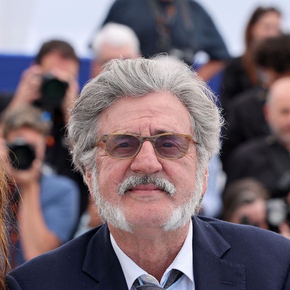 Son père a assisté à la première du seul-en-scène

Daniel Auteuil au photocall du film "La Troisième Nuit" (When The Night Falls) lors du 79ème Festival International du Film de Cannes, France, le 18 mai 2026. © Jacovides-Moreau/Bestimage