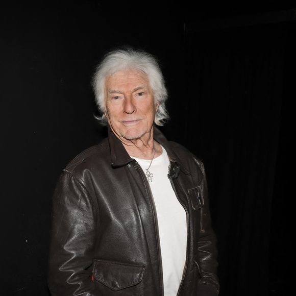 Exclusif - Hugues Aufray pose lors de sa venue à l'émission " Face à Hanouna " présentée parC.Hanouna et diffusée sur C8 le 27 avril 2024, à Paris, France, le 25 avril 2024. © Jack Tribeca / Bestimage