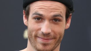 Axel Huet (En famille) s'est marié : son épouse est le visage d'une autre série culte de M6 !
