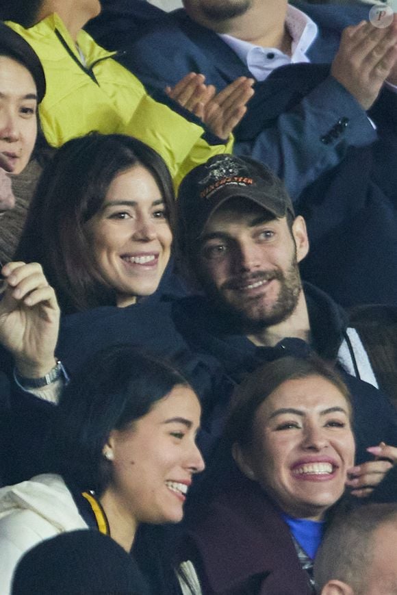 Exclusif - Louis Sarkozy et sa femme Natali Husic   - People en tribunes du match de Ligue 1 Uber Eats "PSG contre Reims" (1-1) au Parc des Princes à Paris le 29 janvier 2023. AGENCE / BESTIMAGE