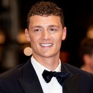 Benjamin Pavard profite d'un repos bien mérité à Marseille pendant que les Bleus jouent la Coupe du monde aux États-Unis.
Benjamin Pavard - Montée des marches du film " Fumer Fait Tousser " lors du 75ème Festival International du Film de Cannes. © Cyril Moreau / Bestimage