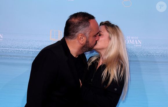 François-Xavier Demaison et sa femme Anaïs Tihay - Tapis rouge lors de la 7ème édition du festival Cinéroman à Nice le 1er Octobre 2025. © Bebert-Jacovides/Bestimage