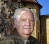 Père de de Françoise Louise, de Pierre Dhostel (fruits de son amour avec Micheline Grillon) et de Maria-Pia (née en 1970 de sa relation avec Roselyne Bracchi), il s'agirait de cette dernière qui aurait été victime de ce terrible accident selon nos confrères de Paris Match.

Archive - Décès de Pierre Bellemare à l'âge de 88 ans - Pierre Bellemare pose dans sa maison de campagne près de Bergerac, Dordogne, France, le 22 octobre 2011.  © Patrick Bernard/Bestimage