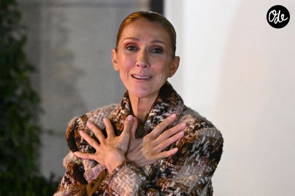 Céline Dion, de retour d'une séance intense de répétitions, prend le temps de saluer ses fans devant l'hôtel Royal Monceau à Paris le 9 septembre 2026 © Lionel Urman / Bestimage