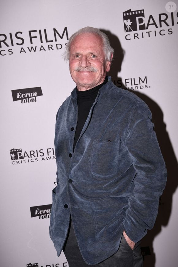 Yann Arthus-Bertrand se lève vent debout contre le chasse à courre qui perturbe la tranquillité des cerfs et des biches

Yann Arthus-Bertrand - Photocall de la première édition du "Paris Film Critics Awards" à l'hôtel Royal Monceau à Paris le 7 février 2022. À l’image des New York Film Critics Circle Awards, Los Angeles Film Critics Association Awards ou London Critics Film Awards, qui sont aujourd’hui des institutions, les Paris Film Critics Awards, créés à l'initiative de S. Bobino, récompenseront chaque année le meilleur du cinéma. © Rachid Bellak/Bestimage