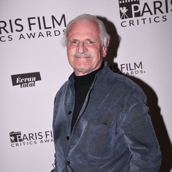 Yann Arthus-Bertrand se lève vent debout contre le chasse à courre qui perturbe la tranquillité des cerfs et des biches

Yann Arthus-Bertrand - Photocall de la première édition du "Paris Film Critics Awards" à l'hôtel Royal Monceau à Paris le 7 février 2022. À l’image des New York Film Critics Circle Awards, Los Angeles Film Critics Association Awards ou London Critics Film Awards, qui sont aujourd’hui des institutions, les Paris Film Critics Awards, créés à l'initiative de S. Bobino, récompenseront chaque année le meilleur du cinéma. © Rachid Bellak/Bestimage