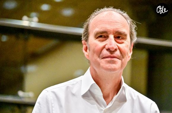 Xavier Niel, fondateur d'Iliad et de Free, actionnaire du groupe de production audiovisuelle Mediawan, lors d'une audition devant la Commission d'enquête sur la neutralité, le fonctionnement et le financement de l'audiovisuel public à l'Assemblée nationale à Paris, France, le 2 avril 2026. © Christian Liewig/Bestimage
