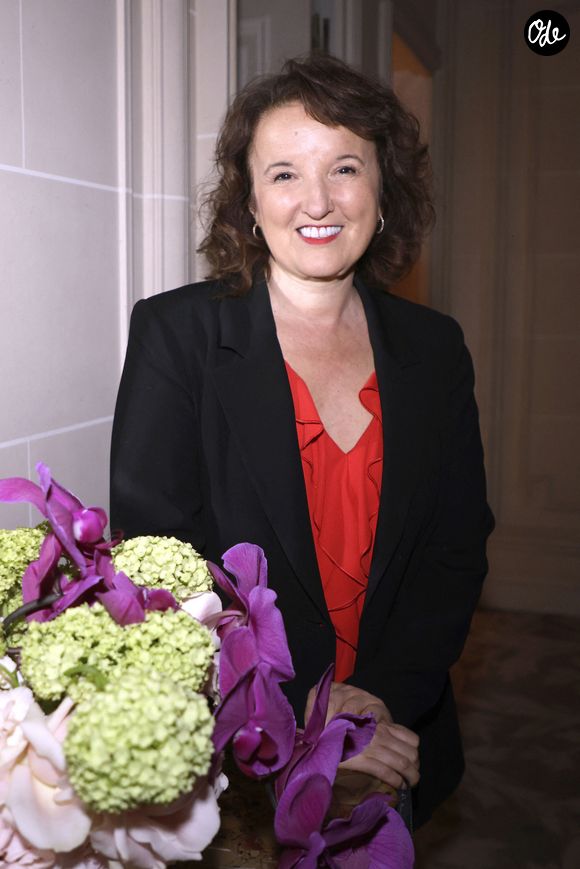 Anne Roumanoff - Soirée de gala pour la Fondation de la Recherche en Physiologie, « Les Stéthos d'Or », au Four Seasons Hôtel George V à Paris, le 16 mars 2026. © Cédric Perrin/Bestimage