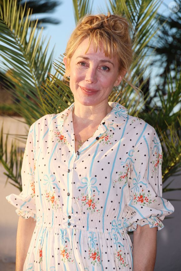 Elle a fait de la rhinoplastie à cinq reprises

Julie Depardieu, membre du jury lors de la soirée d'ouverture de la 35ème édition du Festival du Film Britannique et Irlandais de Dinard le 3 octobre 2024.

© Denis Guignebourg / Bestimage