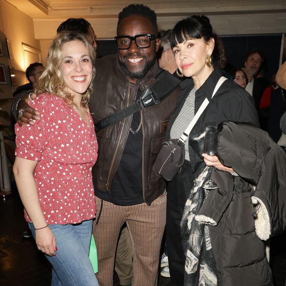 Exclusif - Alysson Paradis, Sly Johnson, Mathilda May lors de la générale de la pièce "Amis pour la vie" au théâtre de l'Oeuvre à Paris le 24 avril 2025. La représentation est suivie d'un cocktail.

© Coadic Guirec / Bestimage