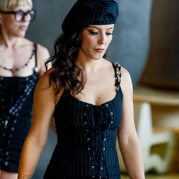 Camille Lellouche défile pour Weinsanto Womenswear Printemps-Été 2025 dans le cadre de la Fashion Week de Paris, France, le 23 septembre 2024. © Christophe Clovos/Bestimage