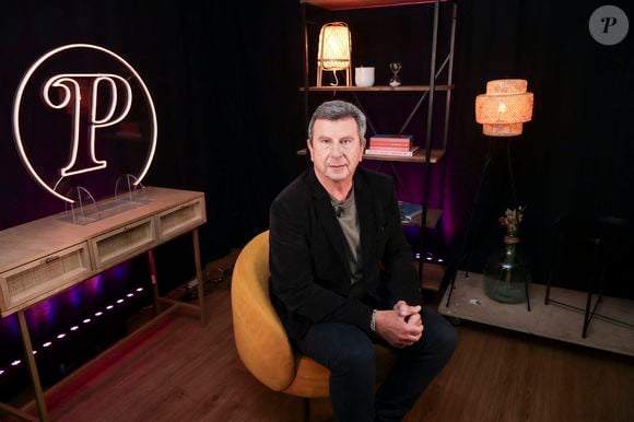 Pascal Bataille en interview pour "Purepeople", avec le format "En privé avec"