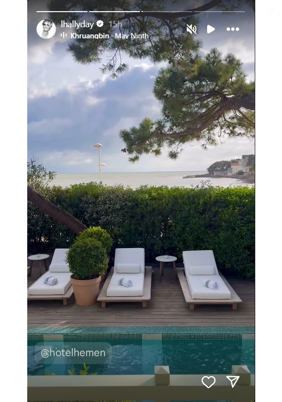 Puis c'est dans un magnifique hôtel à la vue sur l'océan, que la maman de Jade et Joy passe du bon temps.