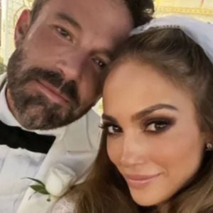 Jennifer Lopez poste la préparation de son mariage avec Ben Affleck sur ses réseaux sociaux. Jennifer et Ben se sont mariés à la "A Little White Chapel" à Las Vegas. 