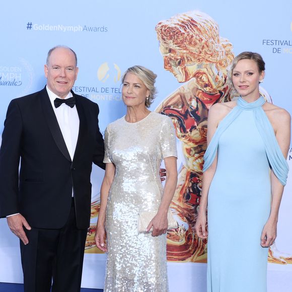 Le prince Albert II de Monaco, Robin Wright, La princesse Charlène de Monaco - Photocall de la soirée de clôture du 64ème Festival de télévision de Monte-Carlo le 17 juin 2025

© Denis Guignebourg / Bestimage