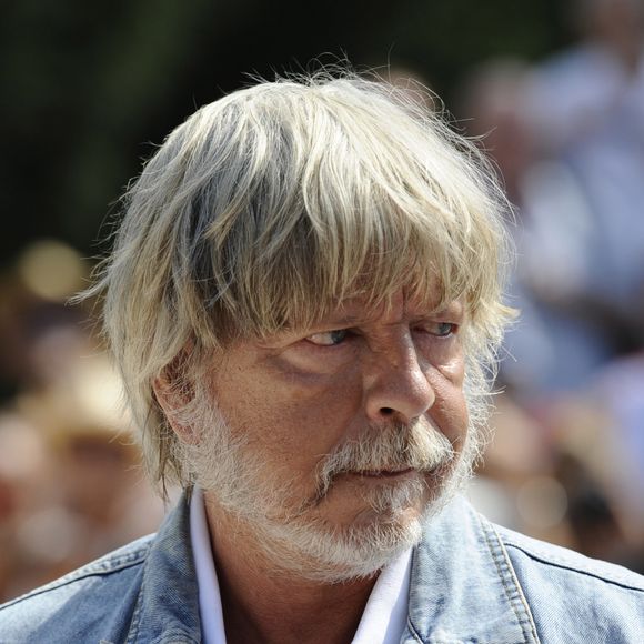 Plusieurs artistes québécois interpréteront ses chansons.

Le chanteur Renaud - Tournoi de pétanque Grand Prix des Personnalités d'Isle sur la Sorgue dans le Vaucluse (84) le 24 juin 2017 © Eric Etten / Bestimage