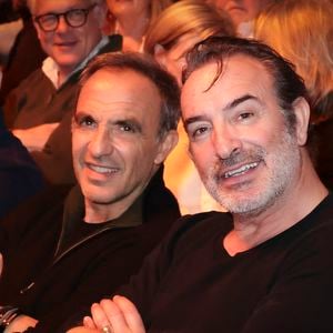 Il y a retrouvé de nombreux proches, dont Nikos Aliagas et Claude Lelouch.

Exclusif - Nikos Aliagas et Jean Dujardin - Célébrités au concert de Dany Brillant à l'Olympia à Paris le 15 février 2026. Après 3 ans d'absence en live Dany est à nouveau sur scène pour un show " BEST OF TOUR " de ses plus grands titres ! . © Jack Tribeca/Bestimage