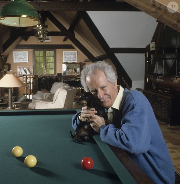 Archives - En France, à L'Etang-La-Ville, Pierre Bellemare chez lui le 8 avril 1991. Michel Ristroph via Bestimage
