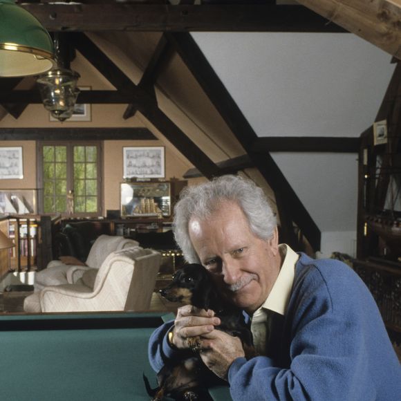 Archives - En France, à L'Etang-La-Ville, Pierre Bellemare chez lui le 8 avril 1991. Michel Ristroph via Bestimage