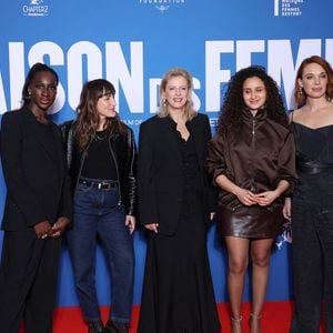 Le Cast du Film, Eye Haidara, Juliette Armanet, Karin Viard, Oulaya Amamra et Laetitia Dosch lors de la première du film 'La maison des femmes' au cinéma Pathé Palace le 19 Février 2026 à Paris. © Denis Guignebourg / BestImage