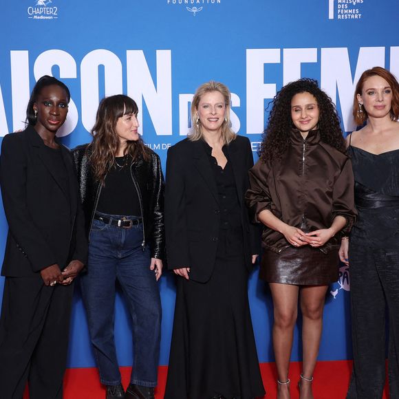 Le Cast du Film, Eye Haidara, Juliette Armanet, Karin Viard, Oulaya Amamra et Laetitia Dosch lors de la première du film 'La maison des femmes' au cinéma Pathé Palace le 19 Février 2026 à Paris. © Denis Guignebourg / BestImage