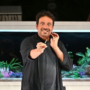 Bruno Salomone lors de la 3e soirée de la 1re édition du festival Les Théâtrales d’Eze en plein air à l'oppidum du Col d'Eze avec la pièce "Au Scalpel", le 7 août 2023. 

© Bruno Bebert / Bestimage