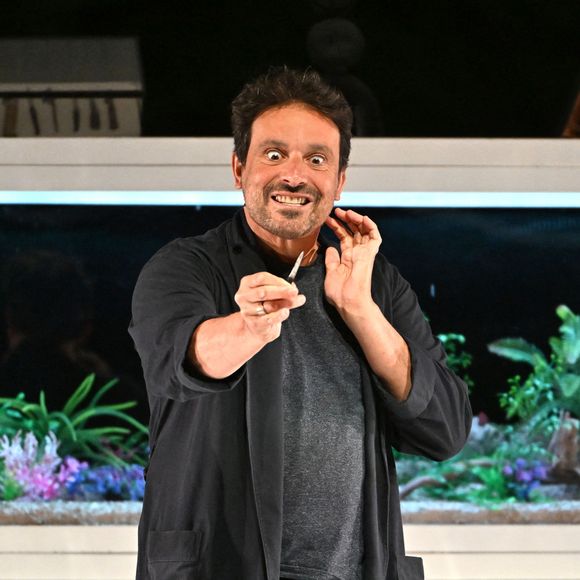 Bruno Salomone lors de la 3e soirée de la 1re édition du festival Les Théâtrales d’Eze en plein air à l'oppidum du Col d'Eze avec la pièce "Au Scalpel", le 7 août 2023. 

© Bruno Bebert / Bestimage