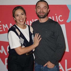 En couple avec l’acteur et réalisateur Guillaume Gouix (père de ses deux enfants : Marcus, né à l’été 2015, et un deuxième garçon né en août 2022 dont ils n’ont jamais révélé le prénom), elle entretient un lien fusionnel avec sa sœur, de douze ans son aînée.

Alysson Paradis  et son compagnon Guillaume Gouix  - Ouverture de la 21ème édition de Mon Premier Festival au Forum des Images à Paris le 22 octobre 2025. © Coadic Guirec/Bestimage