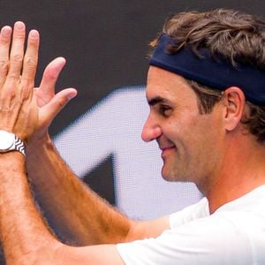 D'abord les tournois, avec notamment ses 20 titres du Grand Chelem, qui lui ont permis d'empocher près de 130 millions de dollars de gains en 24 années de carrière.

Roger Federer pendant le jour 1 de l'Australian Open 2026 au Parc de Melbourne le 18 janvier 2026. © PsnewZ/Bestimage