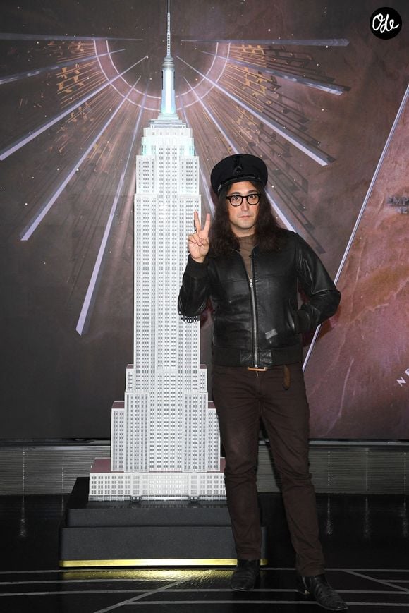 Avec sa compagne de longue date Charlotte Kemp Muhl, il accueille son tout premier enfant.

Sean Lennon allume l'Empire State Building pour célébrer le 80ème anniversaire de son père John Lennon, né un 9 octobre.
Le 8 octobre 2020 à New York © via ZUMA Wire / Bestimage