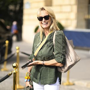 Exclusif - Estelle Lefébure à la sortie de l'hôtel Crillon à Paris, lors de la fashion week. Le 28 septembre 2023.

©Bestimage