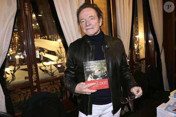 Guillaume Durand - 44ème Cocktail des Ecrivains du cercle MBC dans les salons du Fouquet's à Paris. Le 1er décembre 2022
© Cédric Perrin / Bestimage