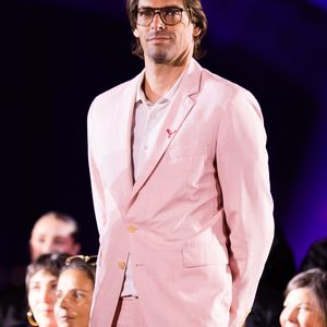 Cette période de transition s’est également accompagnée de problèmes financiers

Exclusif - Camille Lacourt - Soirée de lancement "Octobre Rose" organisée par l’association Ruban Rose présentée par I. Ithurburu à Paris le mardi 30 septembre 2025. 
© Léa Maï - Léo Trotin – association Ruban Rose / Bestimage