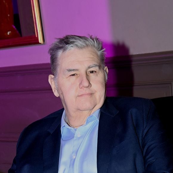 Exclusif - Pierre Ménès lors de la soirée de gala d'exception pour les 10 ans de l'association "Les Rois du monde" (LRDM) à la salle Wagram à Paris le 14 mars 2022.
© Rachid Bellak / Bestimage
