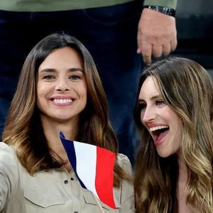 Marine Lorphelin, miss France 2013 et sa soeur Lou-Anne lors du quart de finale basket féminin France / Allemagne lors des jeux olympiques Paris 2024 (JO 2024) le 7 août 2024. Les bleues l'emportent et filent de demi-finale. © Jacovides / Perusseau / Bestimage