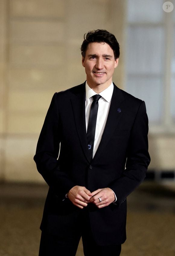 Cette vidéo survient après que des sources ont dit à Us Weekly que Katy Perry est "vraiment intéressée" par Justin Trudeau.

Justin Trudeau, premier ministre du Canada au palais de l'Elysée pour un dîner de travail  lors du sommet pour l'action sur l'intelligence artificielle à Paris le 10 février 2025.
© Dominique Jacovides / Bestimage