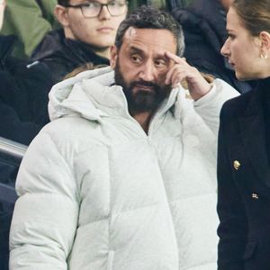 Cyril Hanouna - Célébrités assistent au match de Ligue des champions entre le PSG et Manchester City (4-2) au Parc des Princes à Paris le 22 janvier 2025. © Cyril Moreau/Bestimage