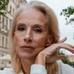 Comment prendre soin de ses cheveux pendant la ménopause pour éviter qu'ils ne perdent en densité ou en volume ?