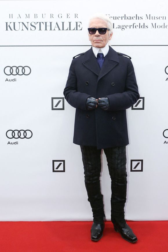 Le créateur de mode Karl Lagerfeld arrive à l'ouverture de l'exposition " Feuerbach's Muses - Lagerfeld's Models " à Hambourg, Allemagne, 22 février 2014. Photo Bodo Marks/DPA/ABACAPRESS.COM