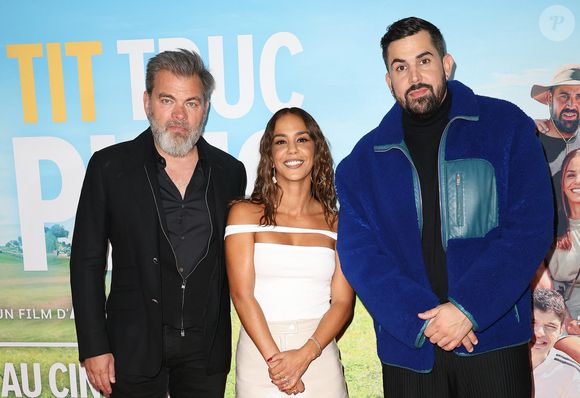 Clovis Cornillac, Alice Belaïdi et Victor-Artus Solaro, dit Artus, à l'avant-Première du film "Un p'tit truc en plus" au cinéma UGC Normandie à Paris le 25 avril 2024.

© Coadic Guirec/Bestimage