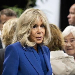 Emmanuel Macron, président de la République Française, et la Première dame Brigitte Macron, votent pour le deuxième tour des élections législatives au Touquet, le 7 juillet 2024.
© Eliot Blondet/Pool/Bestimage