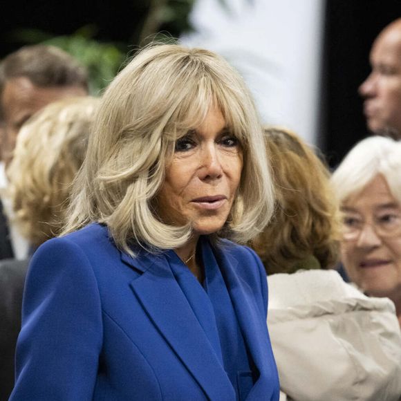 Emmanuel Macron, président de la République Française, et la Première dame Brigitte Macron, votent pour le deuxième tour des élections législatives au Touquet, le 7 juillet 2024.
© Eliot Blondet/Pool/Bestimage