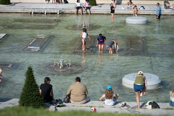 La France est frappée par la canicule

Les Jardins du Trocadéro - Illustrations de la canicule à Paris